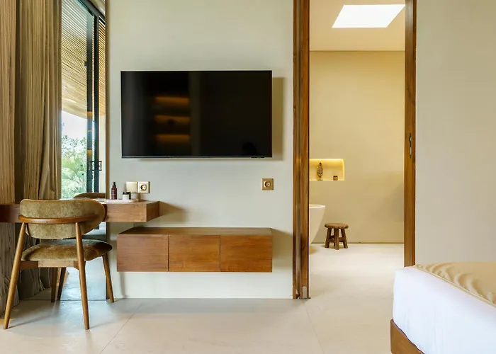 Iconic Arch 6br Beach-club Pool Villa Canggu (Bali)