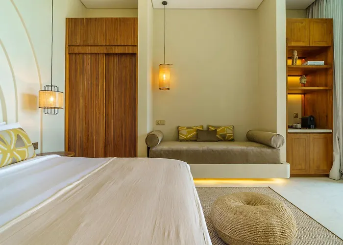 Iconic Arch 6br Beach-club Pool Villa