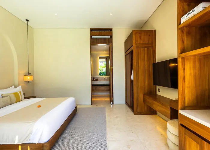 Iconic Arch 6br Beach-club Pool Canggu