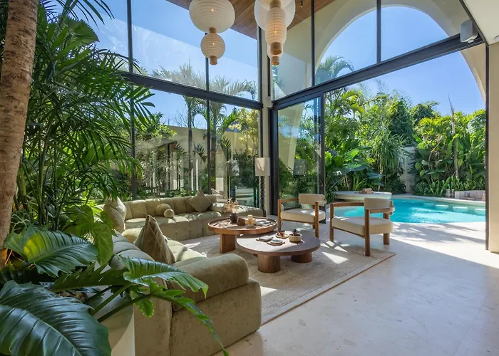 Iconic Arch 6br Beach-club Pool Villa Canggu (Bali)
